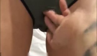 娇nen又害羞的女神级大学美女和男友公寓啪啪自拍