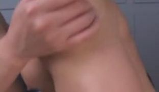 潜规则闷骚女秘书和经理在办公室里激情打炮
