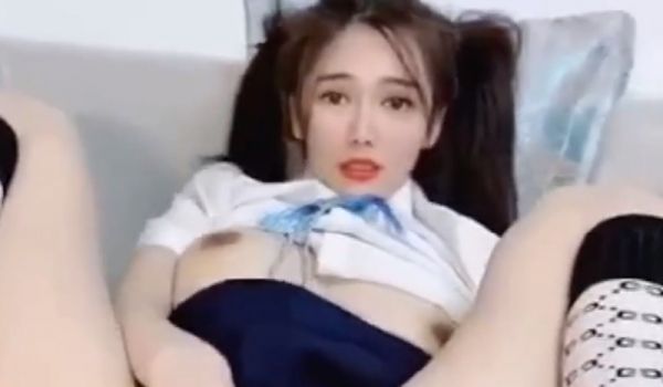 混血直播妹大秀。