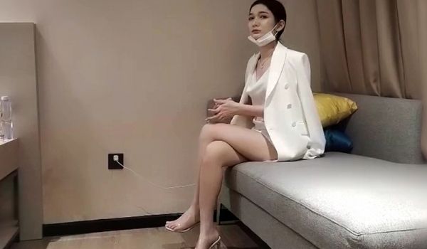 3000约外围美腿翘臀好诱人。