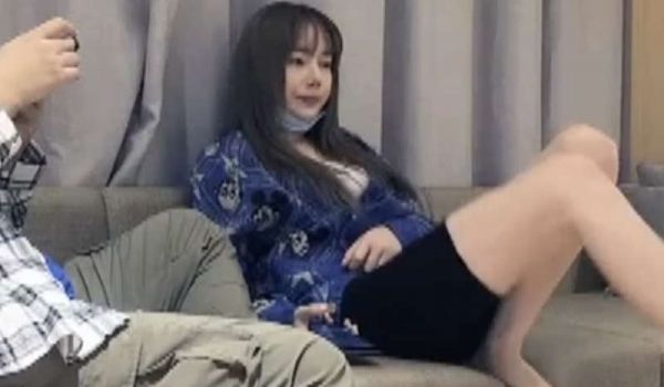 小宝寻花回归约了个高颜值蓝衣妹子啪啪。