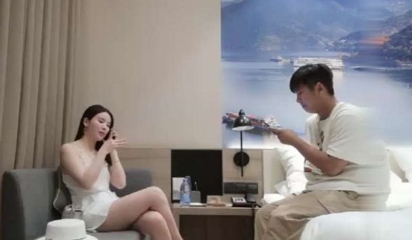 长腿短洋装气质女，约到真的赚到。