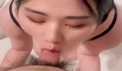 看这骚逼吃的香不香。