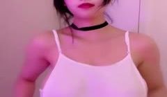 高颜值巨乳短发妹子诱惑秀。
