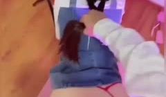 狂操双马尾牛仔裙肥臀小妹妹。