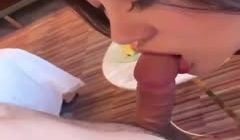 高颜值美女吃鸡巴口技一流骚表情诱惑。