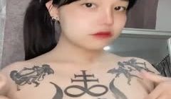 极品身材性感纹身妹和女友啪啪系列2。