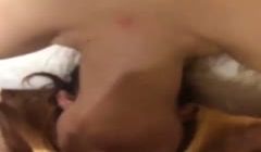 骚女很享受，S型身材深喉插嘴。