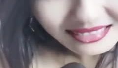 诱惑气质迷人全程露脸，哺乳期的辣妈更显风骚，挤奶