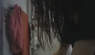 浴室偷放摄像头偷窥人家洗澡这妹子下面毛不是一般多