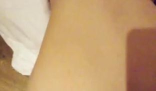 激情啪啪妹子翘臀撅起屁股被猛烈后插到啊啊大叫干完