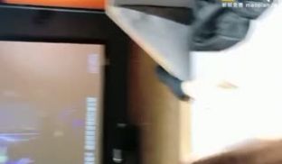 大神边打游戏边调教极品气质英语老师，小母狗上位骑