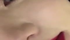 巨乳美女为炮友口交，炮友忍不住后入爆肏她骚穴！