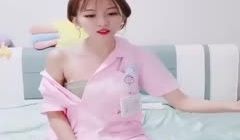 可爱护士主播治疗主人肿大的肉棒！小逼被操得淫水乱