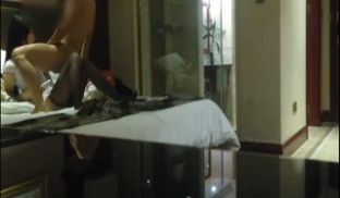 嫂子主动说要找我谈事情，原来是要我狠狠干她!