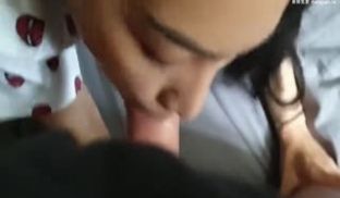 上海留学美女王X莉和异国男友居家性爱自拍啪啪泄密