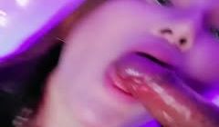 上海留学生网红NicoLove长腿诱惑口交吃精！