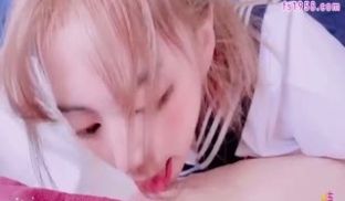 小辣椒的性爱实录-穿JK制服的性瘾少女爬上男室友