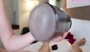 性感尤物《Nicolove》试玩了各种器具后被男