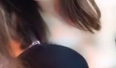 手机直播福利之小樱桃模特，露脸黑丝情趣，道具激情