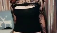 童颜巨乳骚浪猫猫一多自慰秀，露脸黑丝情趣内衣性感