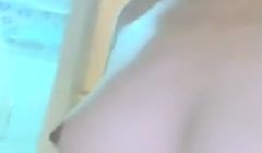 私人玩物 道具自慰 浴室洗澡再道具JJ骑乘抽插