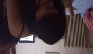 铁杆哥们带我3p他包养的小情人穿着性感情趣干也算