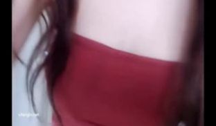 大眼睛高颜值瘦瘦的S型身材巨乳女神这身材可以称得