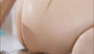 【潜规则】超性感的女上司约我到她家里为我做全套的