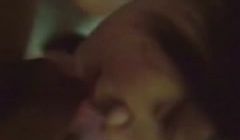 【国热】性感美骚少妇弄坏酒店蓬头 水电工来修理 