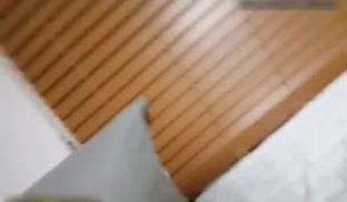 高颜值白肤大奶气质美女被猥琐男灌醉了想要睡觉强行