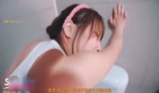 沐沐公园晨练遭痴汉尾随公厕抱着抽插内射