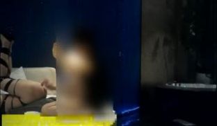 女神宝儿捆绑喷潮喊：干我,不要了,再不射要把我玩