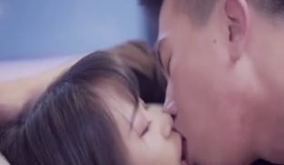 国产AV之处女妹子第一次荧幕出现
