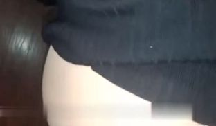 【高清自拍】骚少妇打麻将输了没钱拿肉偿先舔鸡巴然