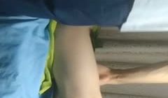 坑爹的【私处保健直播偷拍】新女顾客躺那被那被扣B