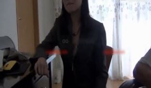 性感女秘书超短裙加班时被领导扑倒操爽后说好痒啊 