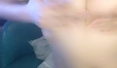 颜值不错短发萌妹子道具自慰秀 椅子上自摸奶子玻璃