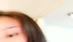 颜值不错非常骚眼镜妹子大尺度秀 椅子上玩扩阴器尿