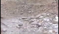 应屌丝网友要求风骚二嫂和八两哥驱车到荒郊采石场玩