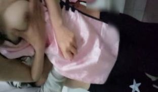 最新2018长腿美乳网红妹可爱小胖丁新作-男厕的