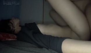 【迷 歼】把漂亮大学生女网友骗到出租屋迷倒慢慢玩