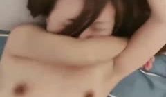 【乖巧听话的小骚妹】让大哥调教深喉口交大鸡巴让小