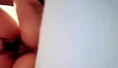 美女模特小姐姐为赚钱下海直播激情秀，黑色网袜跪着