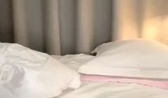 亲哥哥和零零年妹情趣装白色丝袜高跟鞋啪啪，骑在身