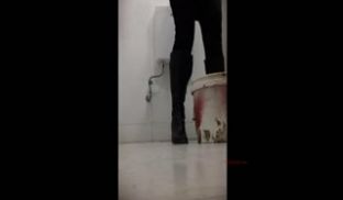 【独家精选】厕所偷拍翻车现场！精选合集！调整音量