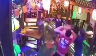 互相看不顺眼直接开打