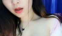 高颜值大奶妹子女仆装珍珠内裤诱惑 跳蛋塞bb按摩