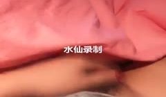 高颜值美女主播自慰挑逗狼友-2