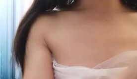 高颜值美少妇穿着透明丝布跳这舞若隐若现诱人